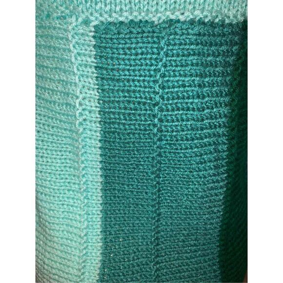 Vintage Colorful Hand Knit Sweater Size Medium - Picture 10 of 13